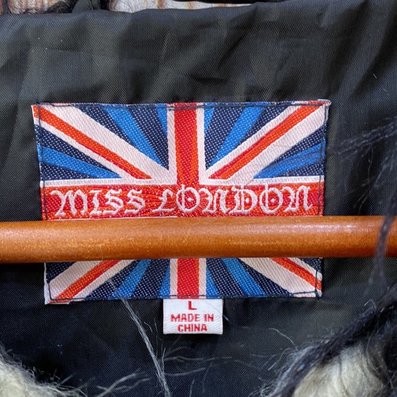 Faux Fur Vest - Picture 3 of 4